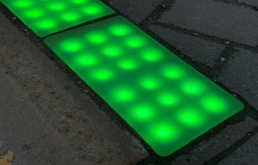 Изображение светодиодной плитки с минимальным добавлением матирующих материалов